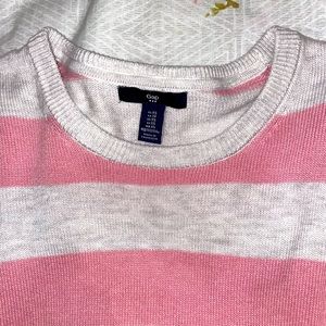 Gap sweater
